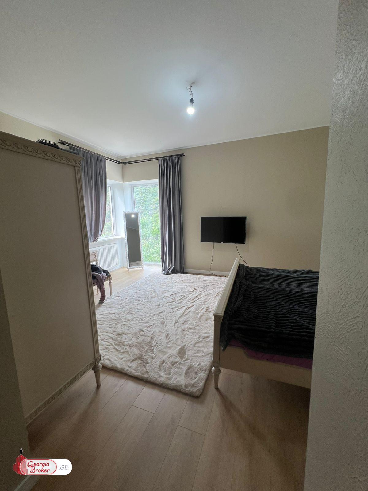 в аренду дом с новым ремонтом 8-комнат